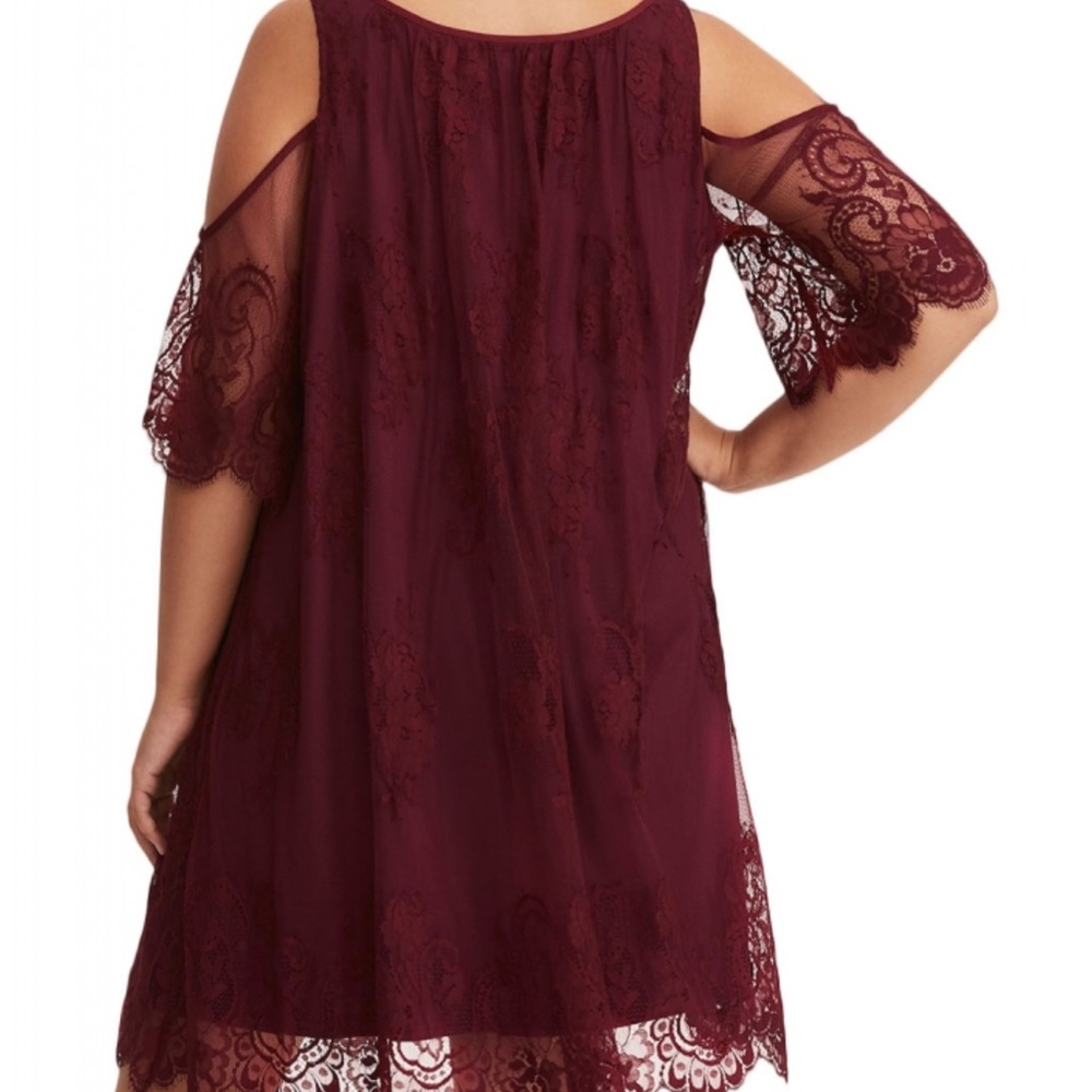 💄Burgundy Lace Cold Shoulder Dress - Picture 4 of 6